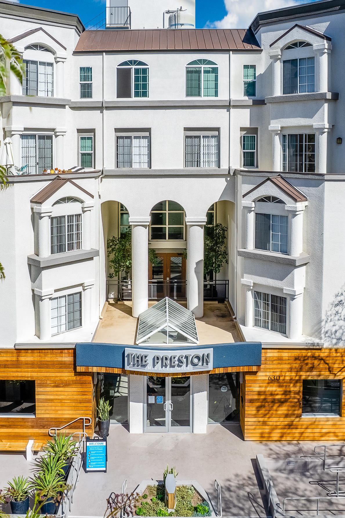 Apartments For Rent In Miracle Mile Los Angeles